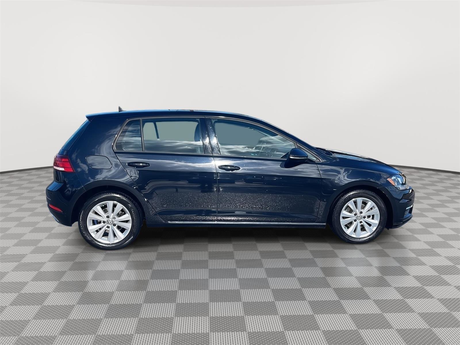 Used 2021 Volkswagen Golf 4-Door image 5