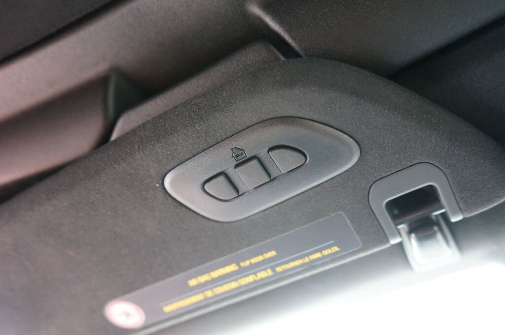 Used 2020 Chevrolet Corvette Stingray Premium Cpe w/ 3LT Preferred Equipment Group image 32