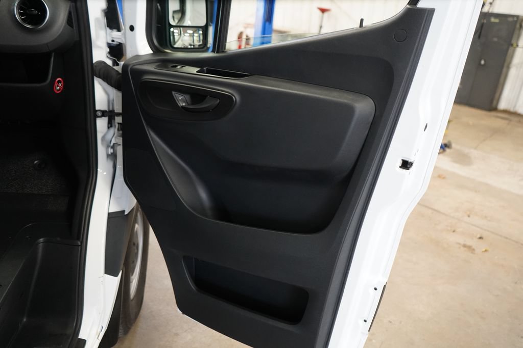 Used 2025 Mercedes-Benz Sprinter 2500 image 19