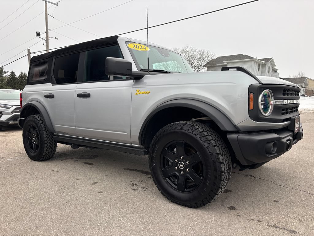 Used 2024 Ford Bronco Black Diamond AWD/4WD image 3