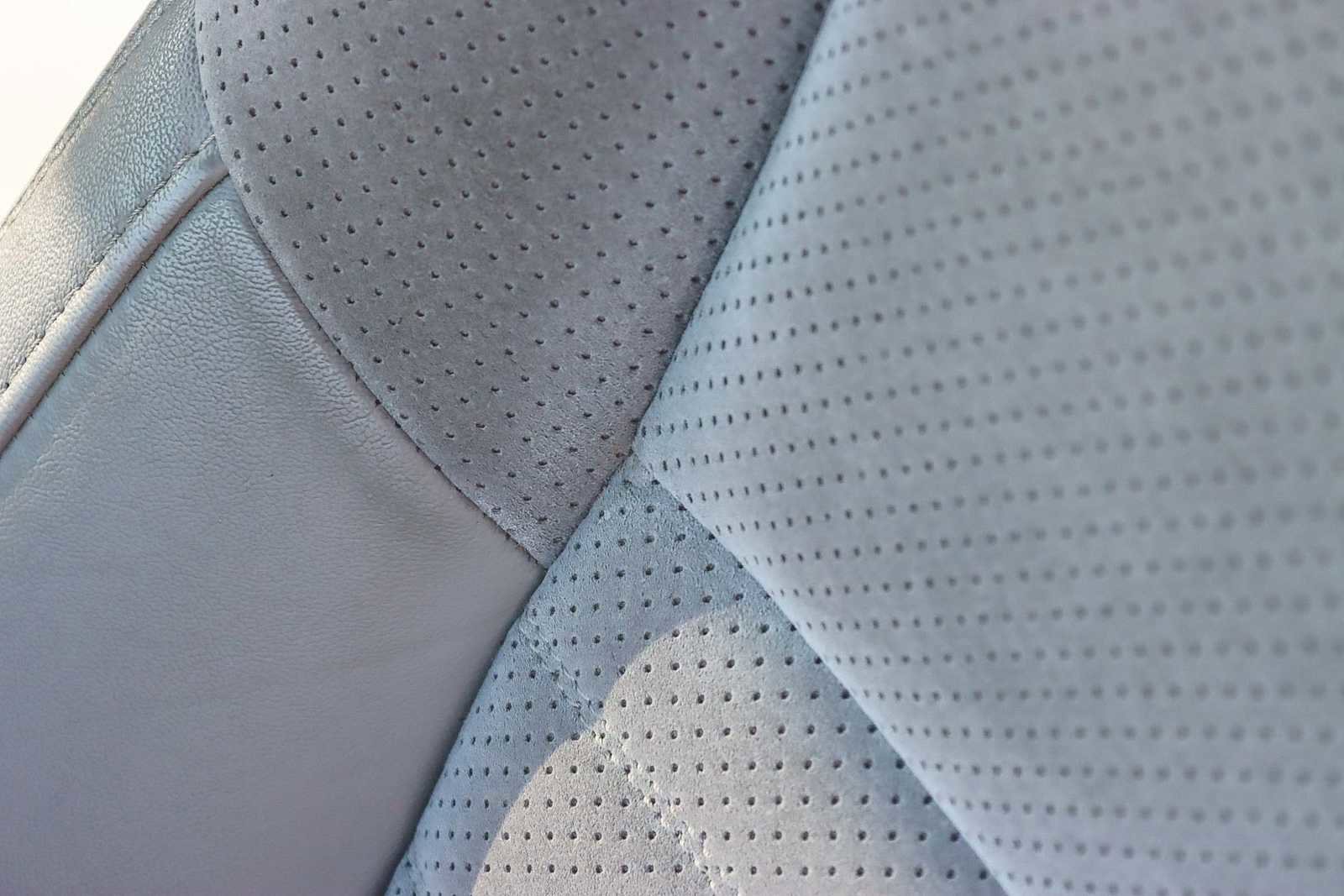 Used 2015 Toyota Camry XSE image 25