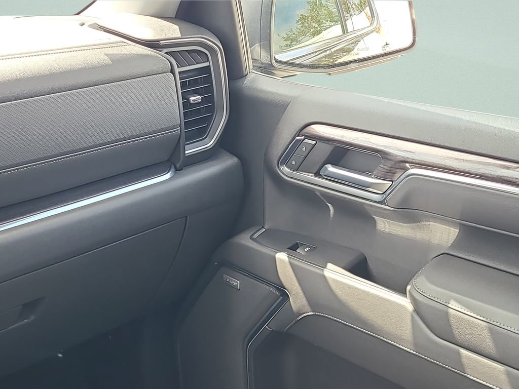 Used 2022 Chevrolet Silverado 1500 LTZ w/ LTZ Premium Package image 30