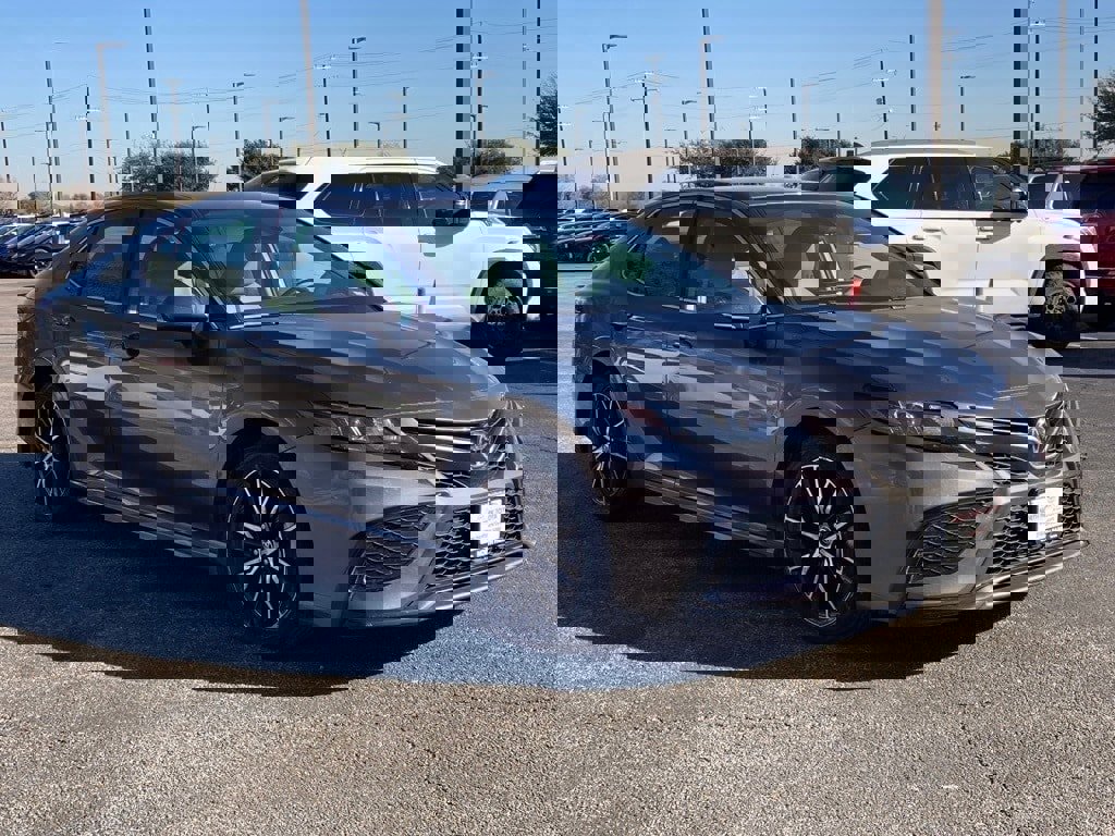 Certified 2024 Toyota Camry SE image 3