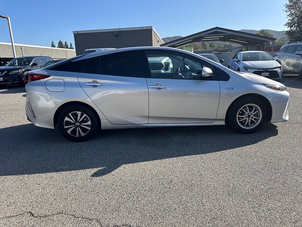 Certified 2019 Toyota Prius Prime Premium FWD image 4