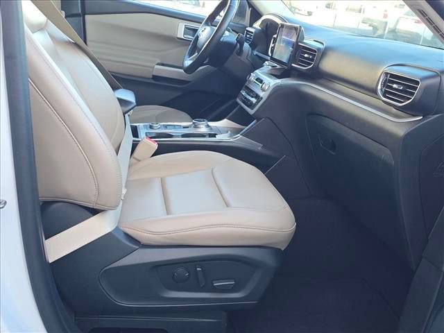 Used 2024 Ford Explorer XLT w/ Equipment Group 202A image 32