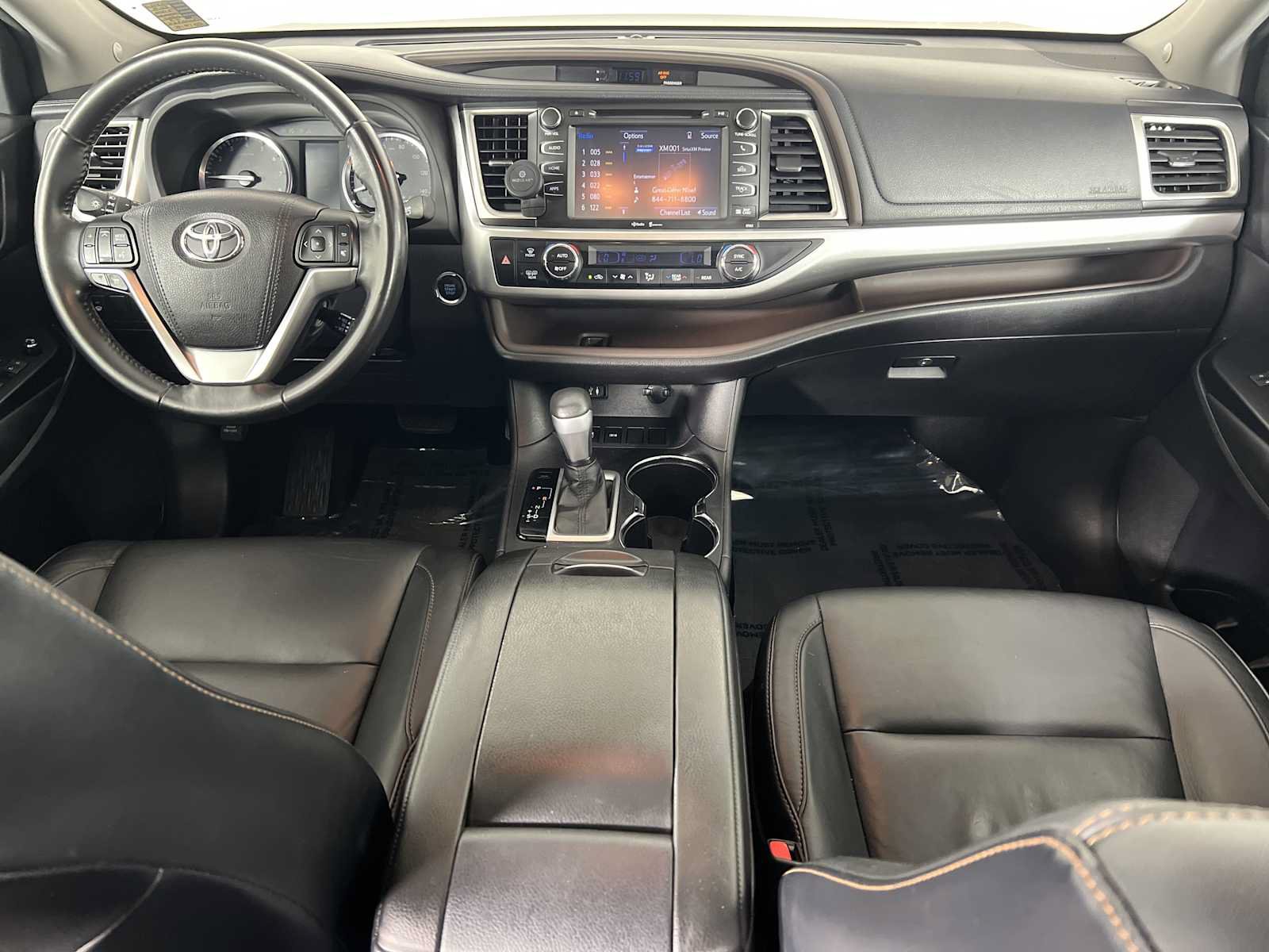 Used 2015 Toyota Highlander XLE FWD image 26