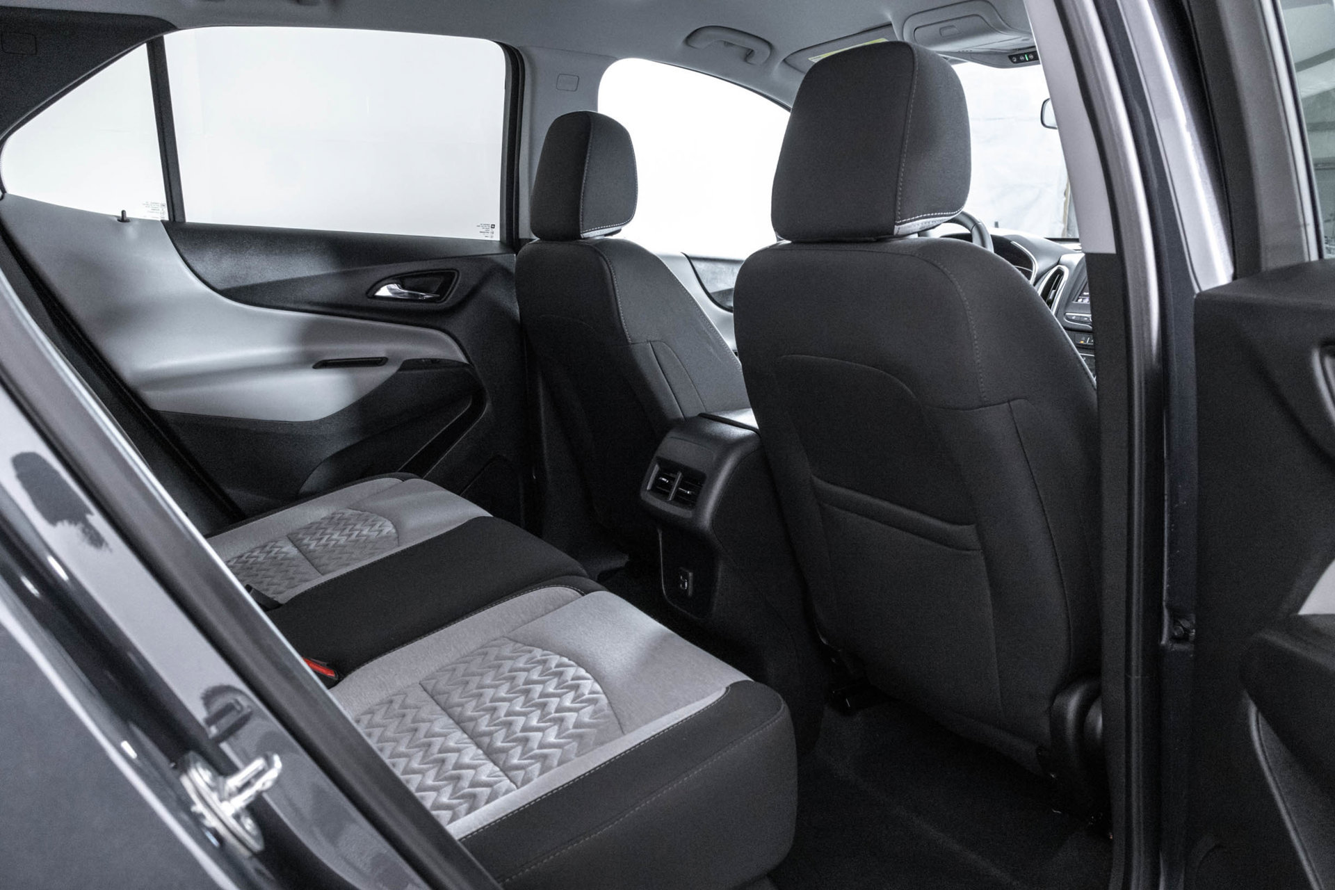 Used 2023 Chevrolet Equinox LT w/ Driver Convenience Package FWD image 39
