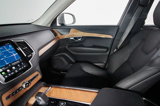 Used 2024 Volvo XC90 T8 Plus w/ Protection Package Premier AWD/4WD image 9