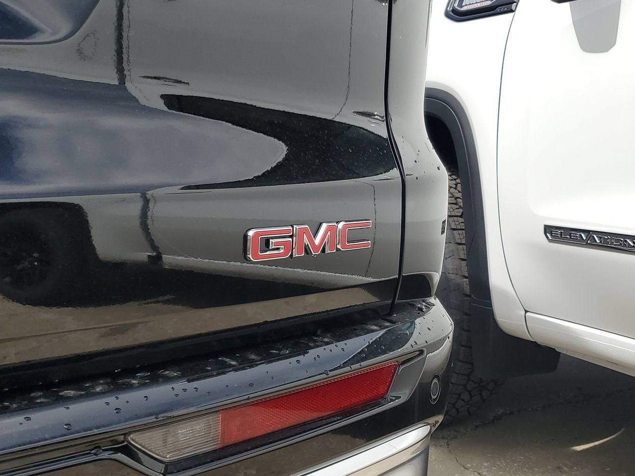 New 2026 GMC Acadia Denali w/ Super Cruise Package FWD image 7