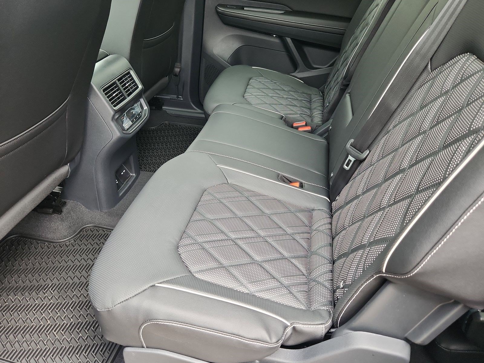New 2026 Volkswagen Atlas SEL Premium R-Line AWD/4WD image 12