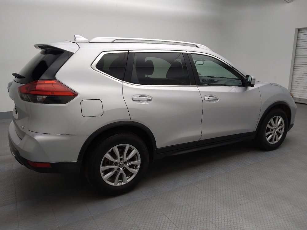Used 2017 Nissan Rogue SV w/ SV Premium Package image 10