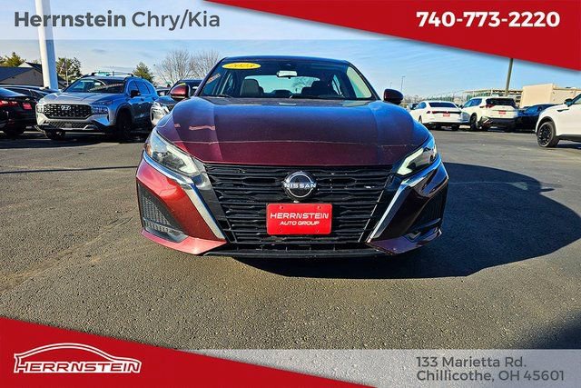 Used 2023 Nissan Altima 2.5 SV image 2