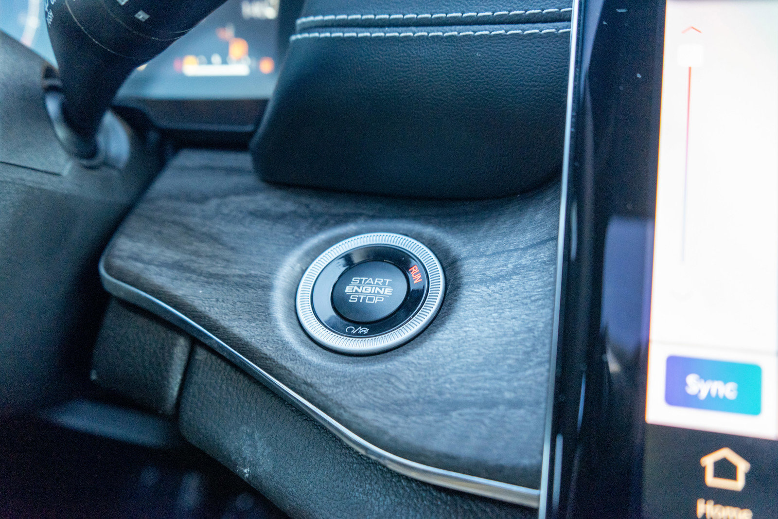 Used 2025 Jeep Grand Cherokee Overland image 23