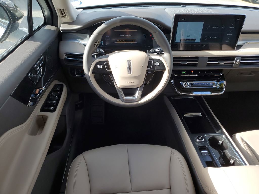 Used 2024 Lincoln Corsair FWD image 17