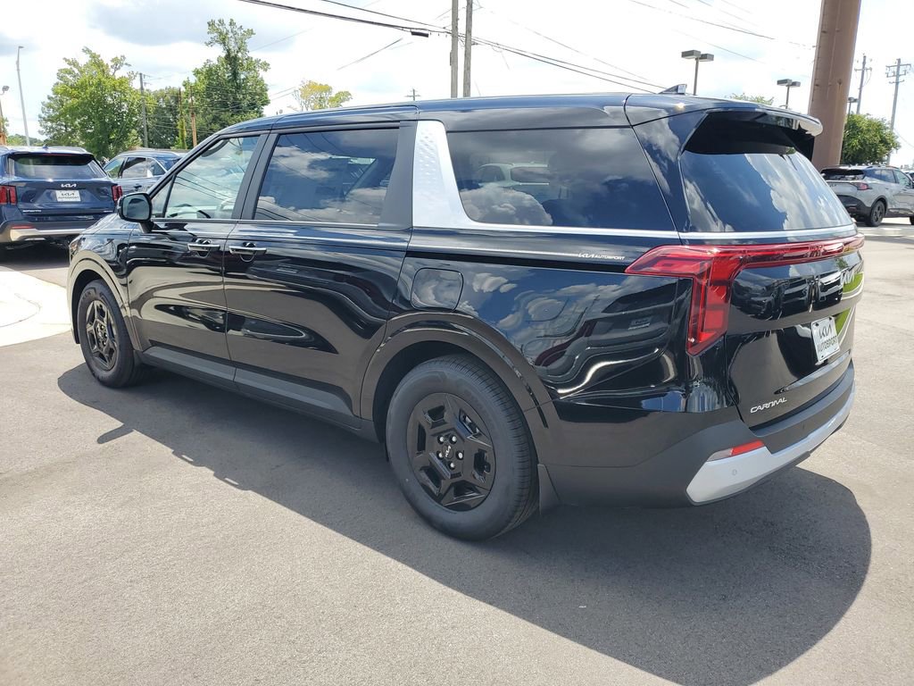 New 2026 Kia Carnival image 3