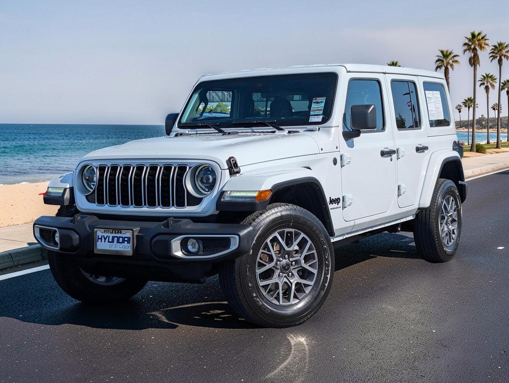 Used 2025 Jeep Wrangler Unlimited Sahara AWD/4WD image 3
