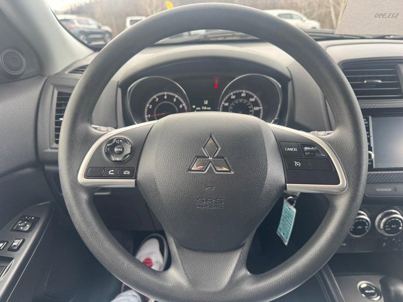 Used 2025 Mitsubishi Outlander Sport AWD image 12