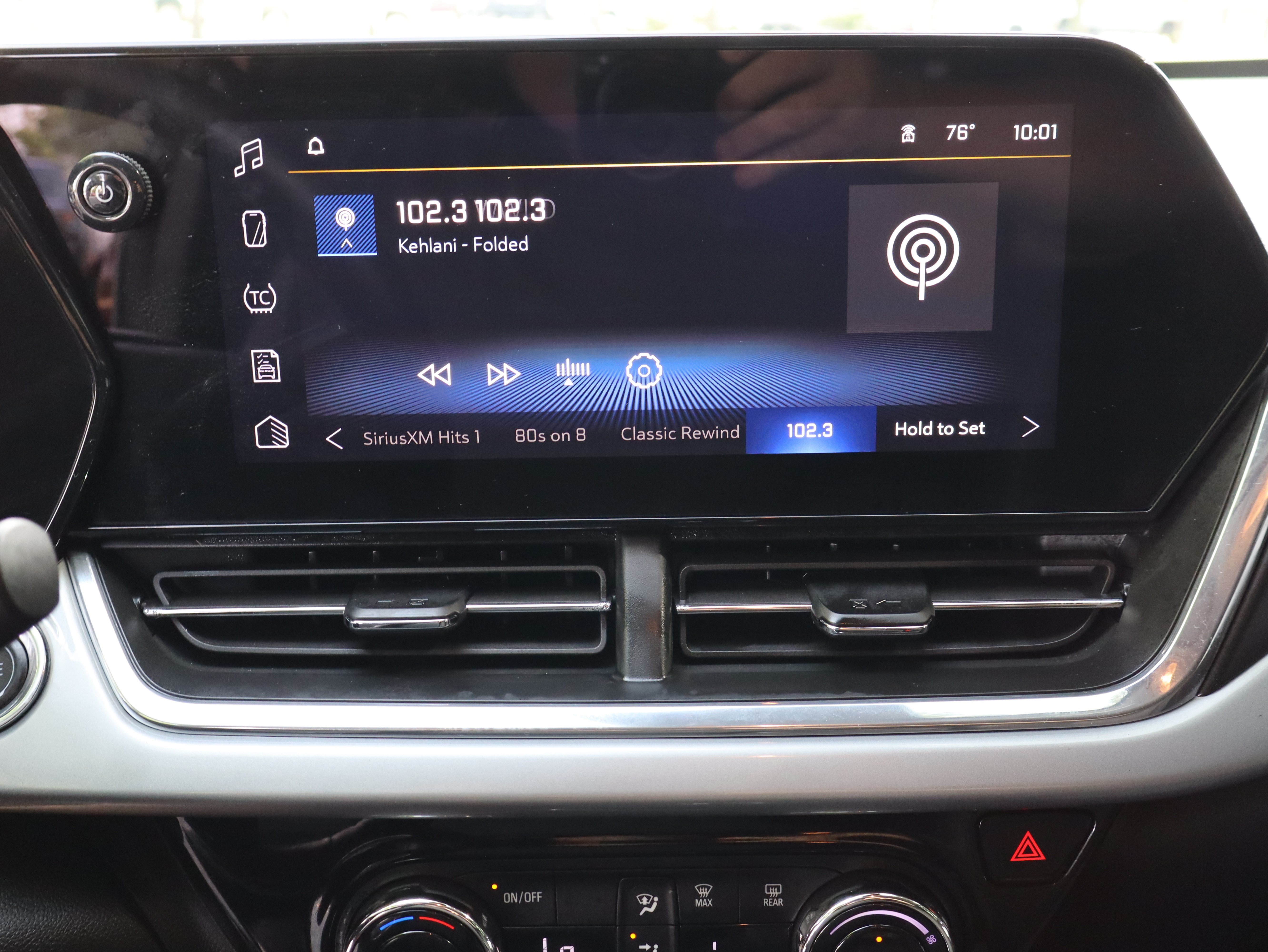 Used 2025 Chevrolet Trax LT w/ Driver Confidence Package FWD image 31