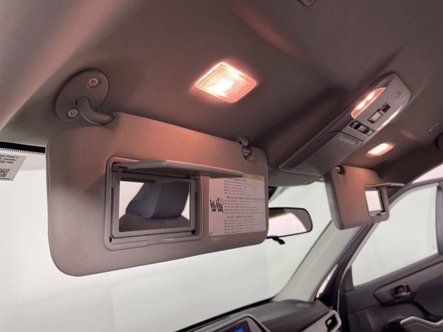 Used 2023 Toyota Highlander L image 38