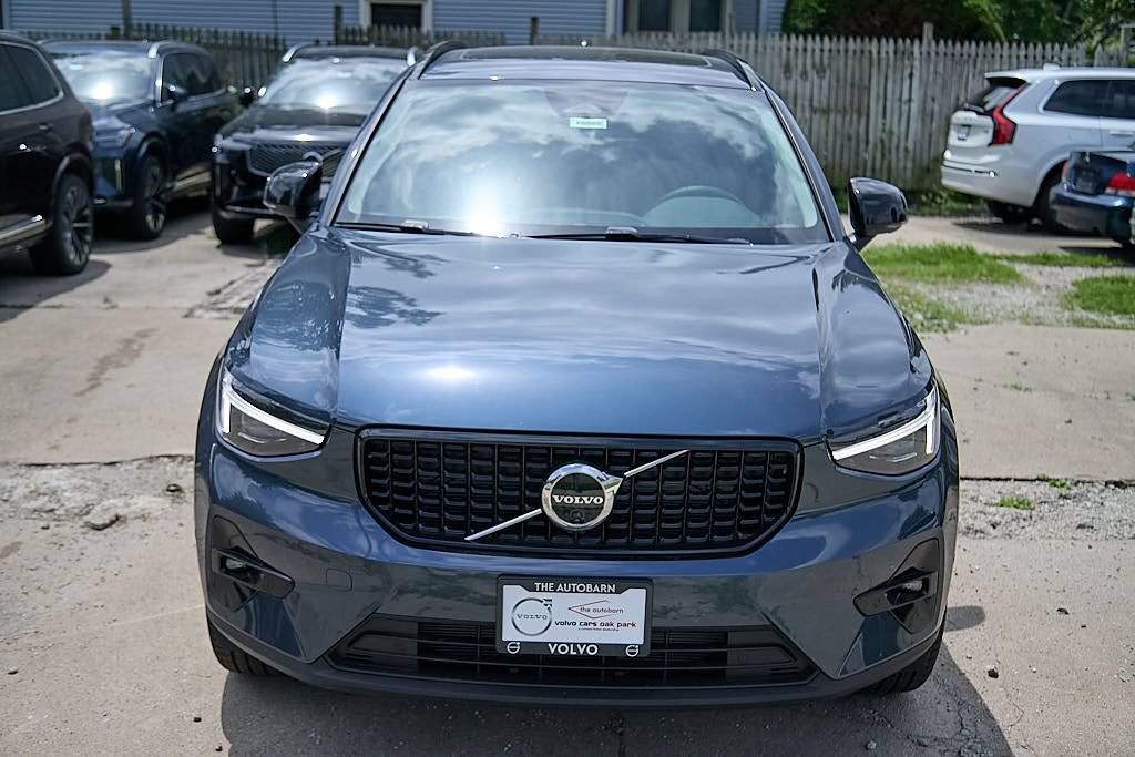 New 2026 Volvo XC40 B5 Plus w/ Climate Package AWD/4WD image 5