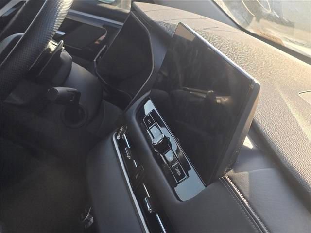 Used 2025 Mitsubishi Outlander SE FWD image 28