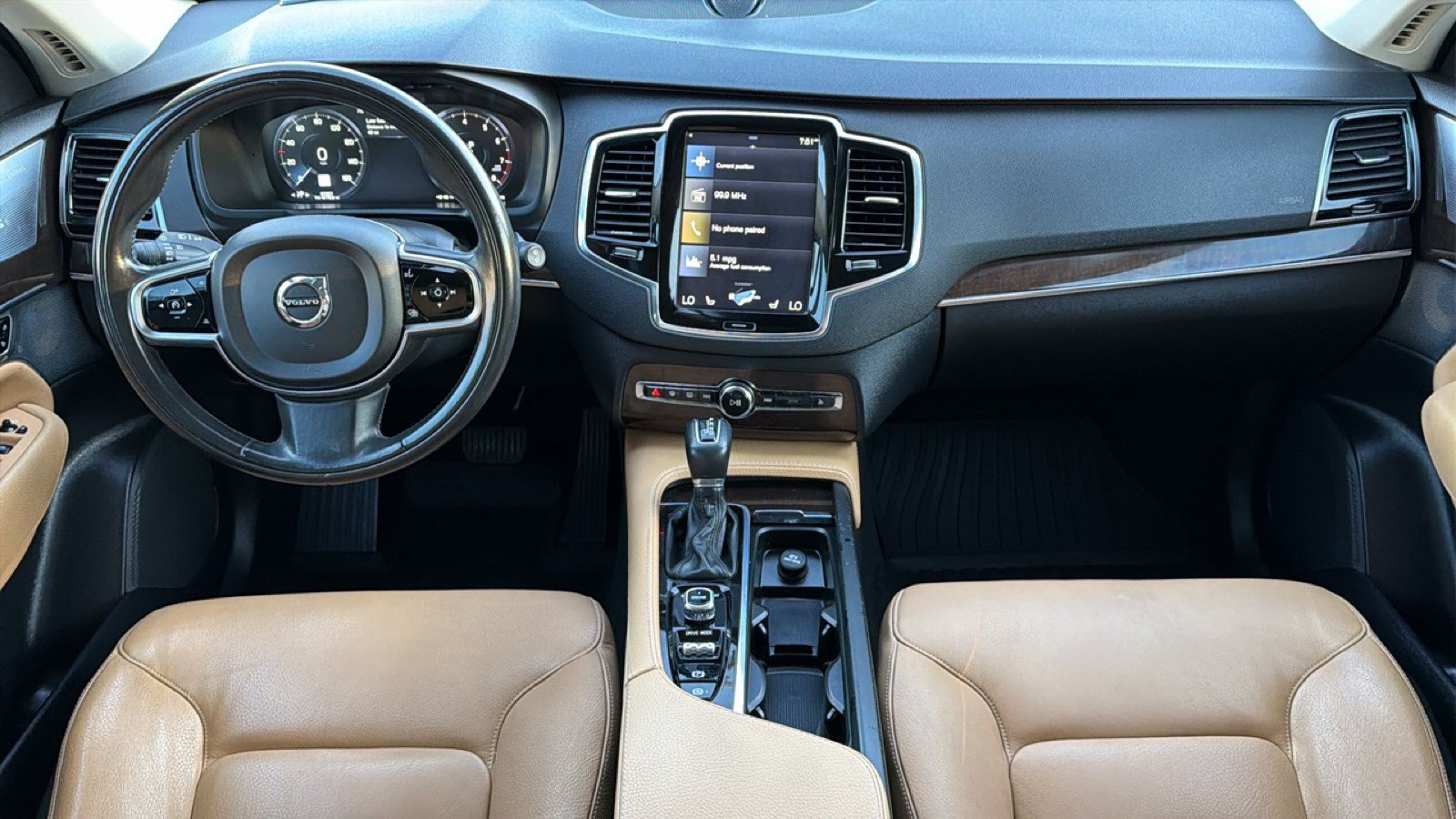 Used 2016 Volvo XC90 T6 Momentum w/ Momentum Plus Package AWD/4WD image 26