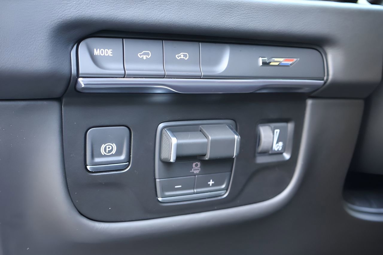 Certified 2026 Cadillac Escalade V w/ LPO, ONYX Package image 26