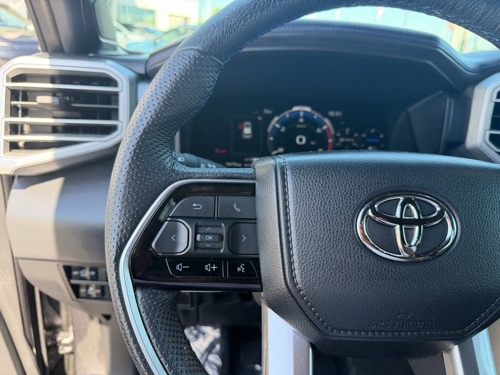 Used 2024 Toyota Sequoia Platinum AWD/4WD image 21