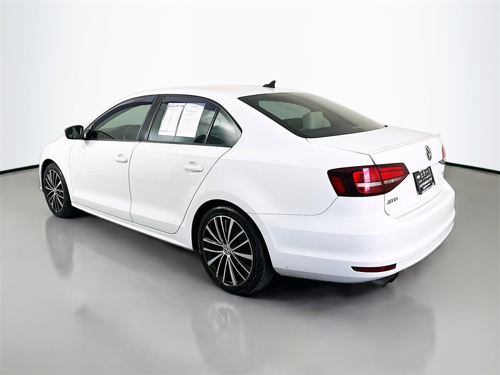 Used 2016 Volkswagen Jetta Sport image 5