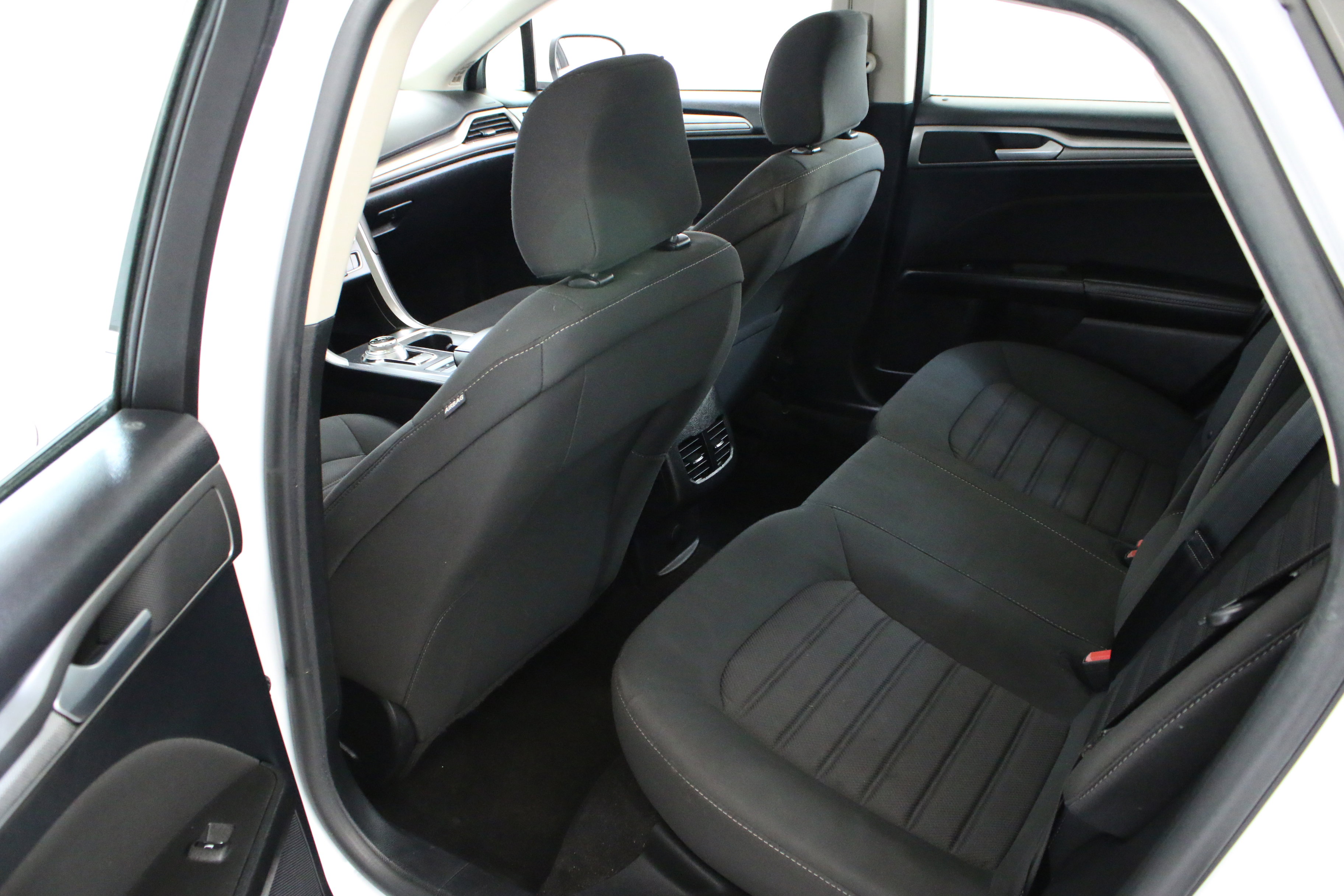 Used 2020 Ford Fusion SE image 27