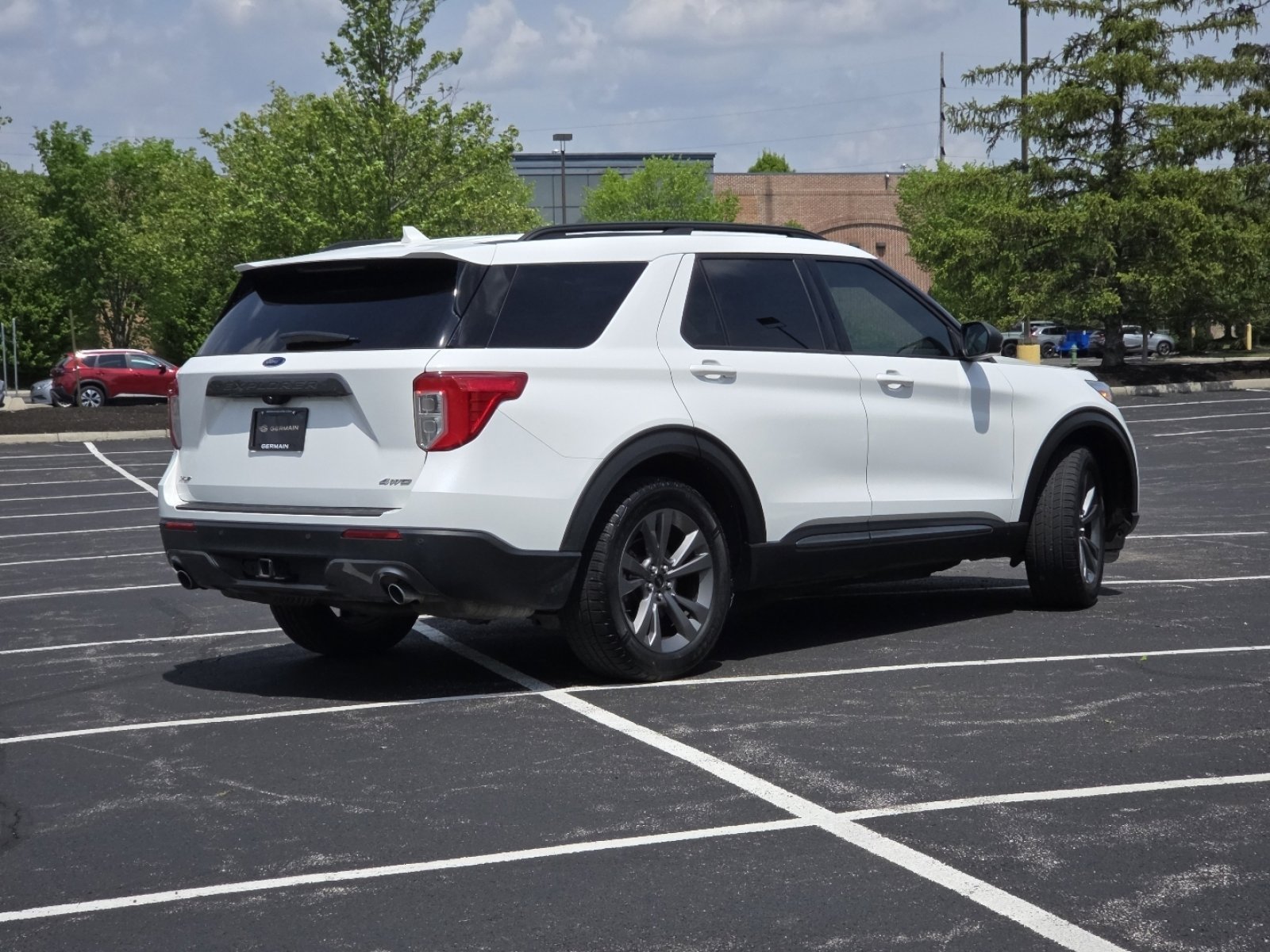 Used 2021 Ford Explorer XLT w/ Equipment Group 202A AWD/4WD image 24