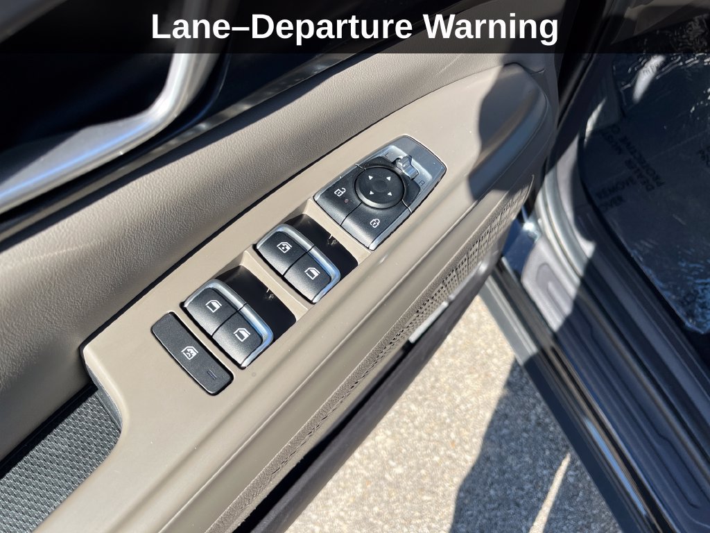 Used 2025 Kia Carnival FWD image 15
