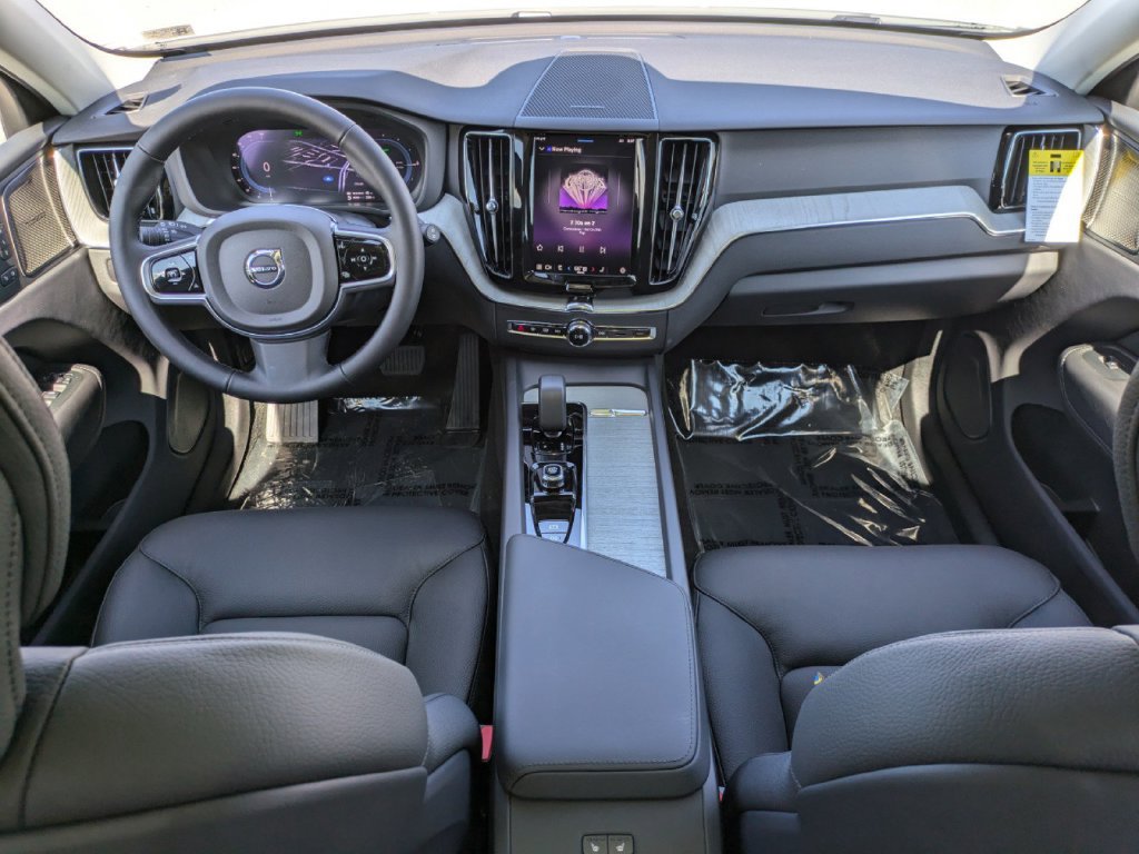 New 2025 Volvo XC60 T8 Plus w/ Protection Package Premier AWD/4WD image 18