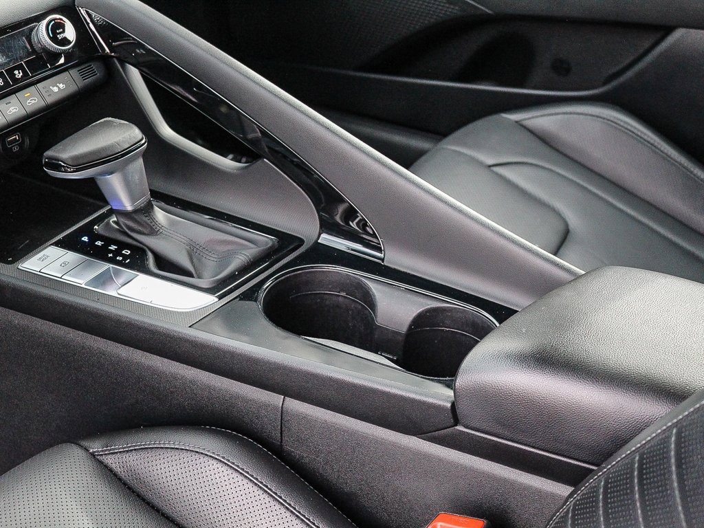 Used 2023 Hyundai Elantra Limited image 22