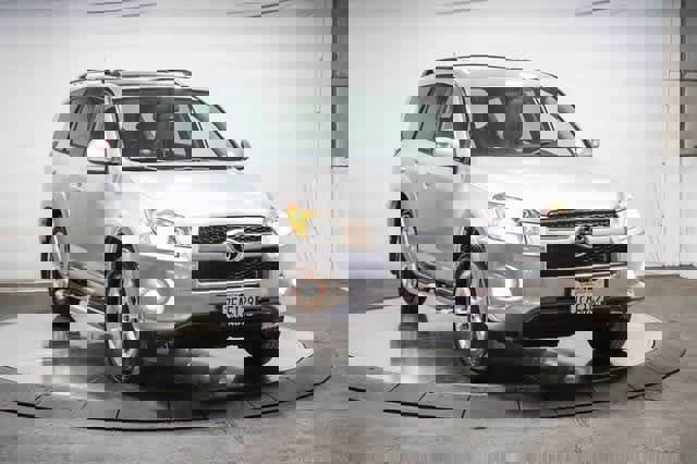 Used 2012 Toyota RAV4 Limited w/ Navigation Value Pkg image 5