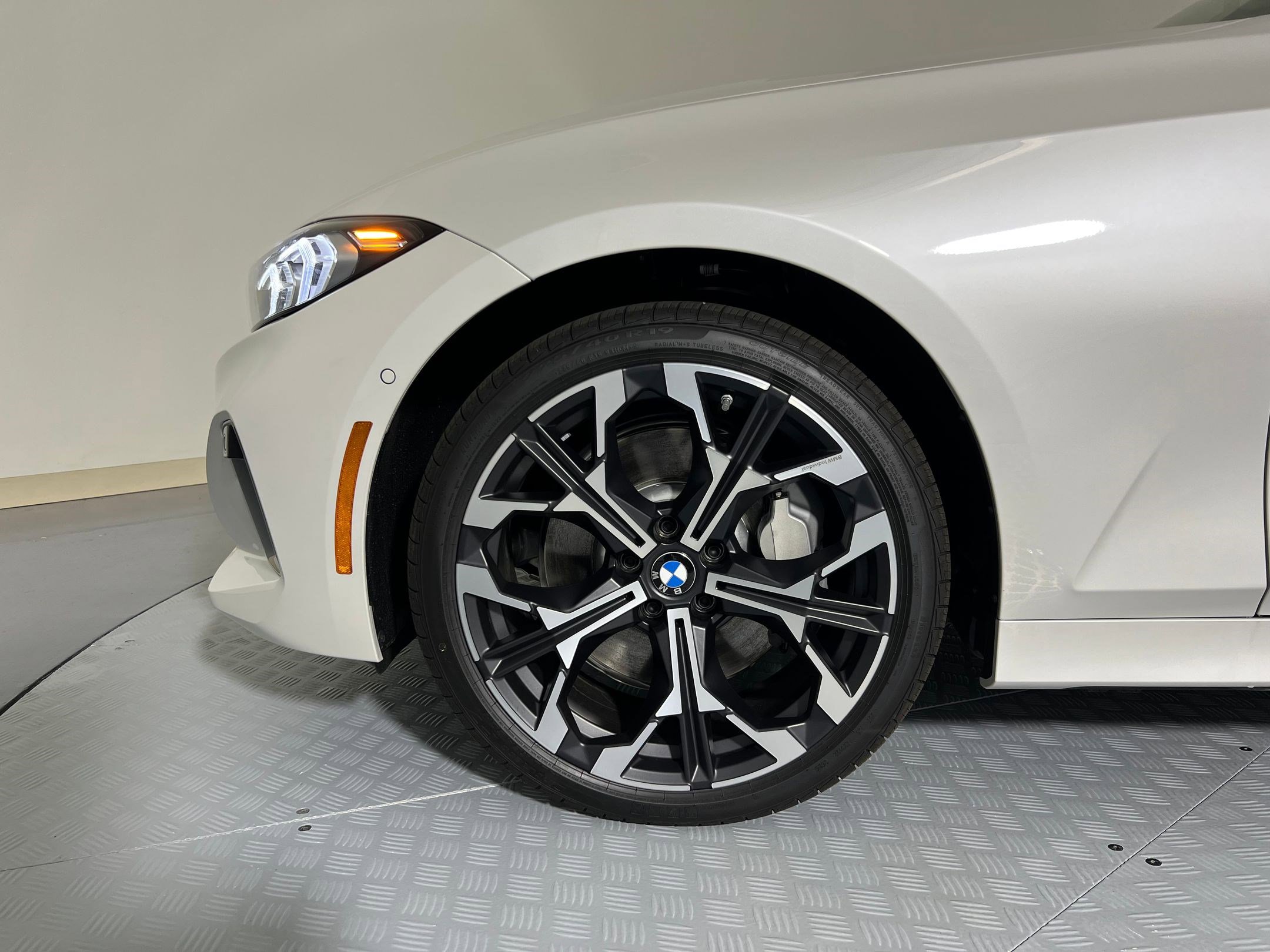 New 2025 BMW 330i xDrive Sedan w/ Premium Package AWD/4WD image 11
