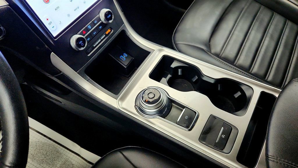 Used 2024 Ford Edge SEL image 16
