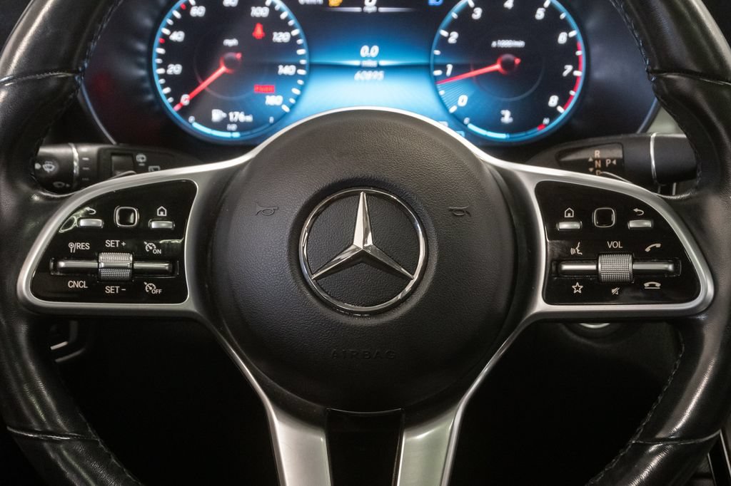 Used 2021 Mercedes-Benz GLC 300 4MATIC w/ Premium Package image 15