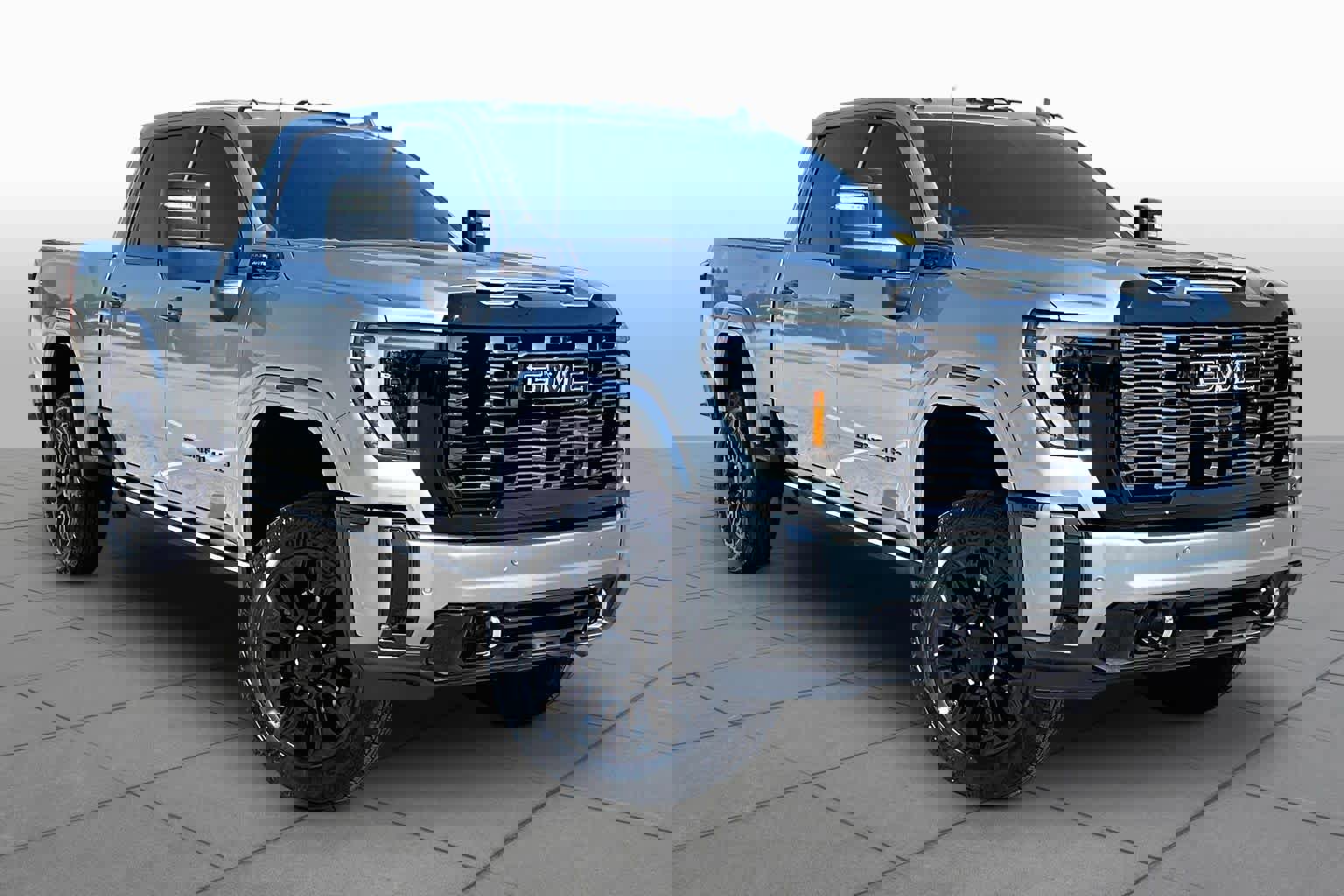 Used 2025 GMC Sierra 2500 Denali Ultimate AWD/4WD image 3