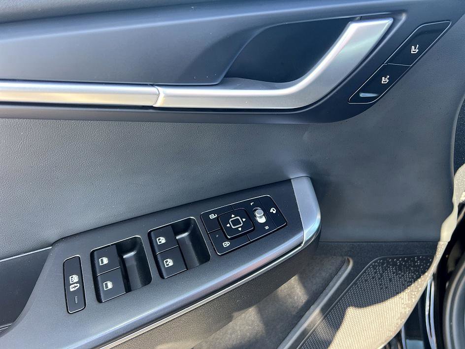 Used 2024 Kia EV6 Light image 18