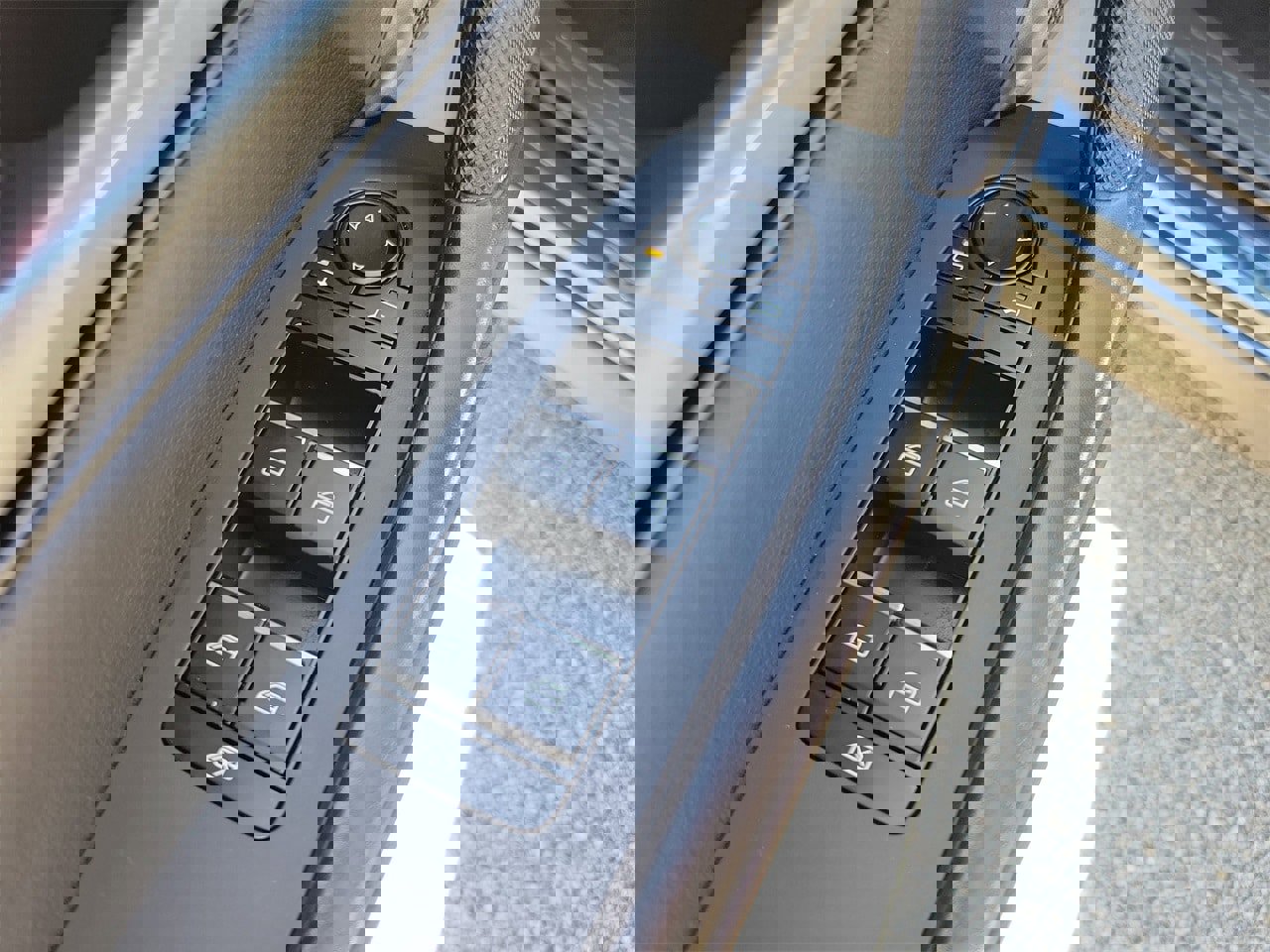 Used 2025 MAZDA CX-50 AWD 2.5 S w/ Premium Package image 15