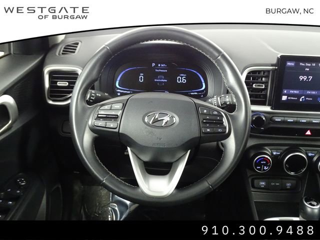 Used 2024 Hyundai Venue SEL image 17