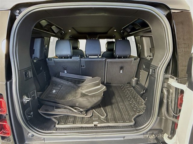 Certified 2023 Land Rover Defender 110 X-Dynamic SE image 28