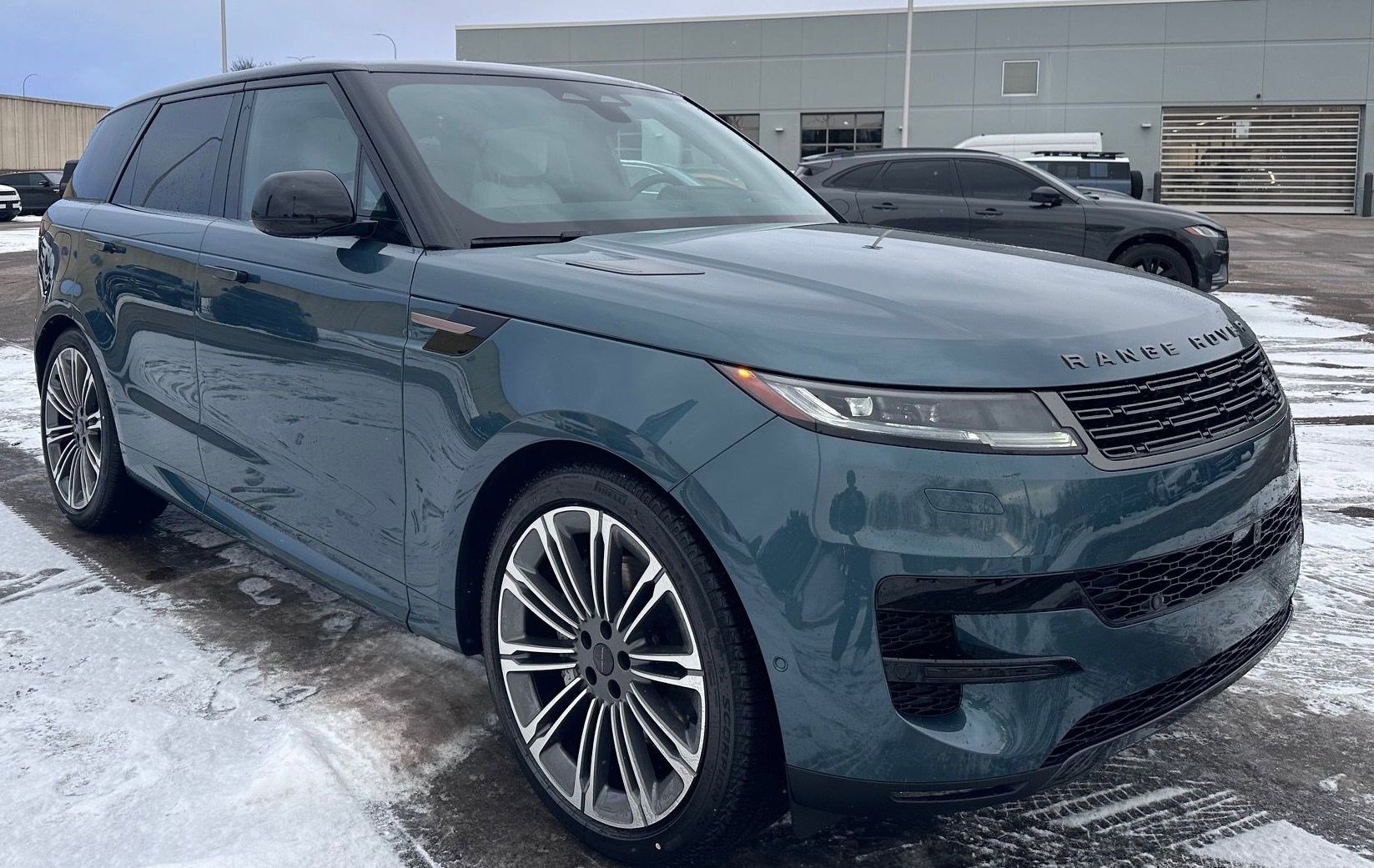 New 2026 Land Rover Range Rover Sport SE image 3