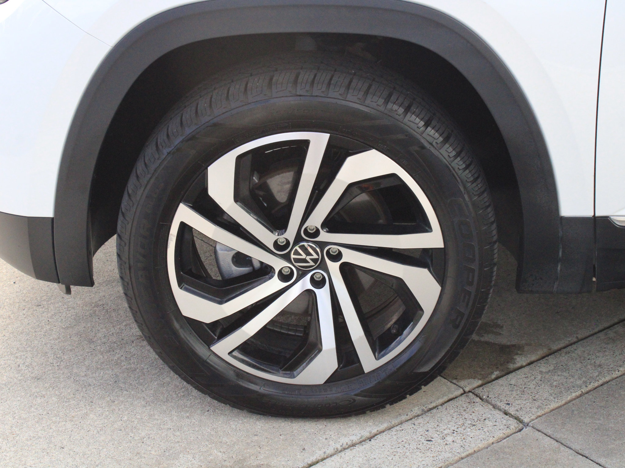 Used 2023 Volkswagen Atlas SEL AWD/4WD image 38