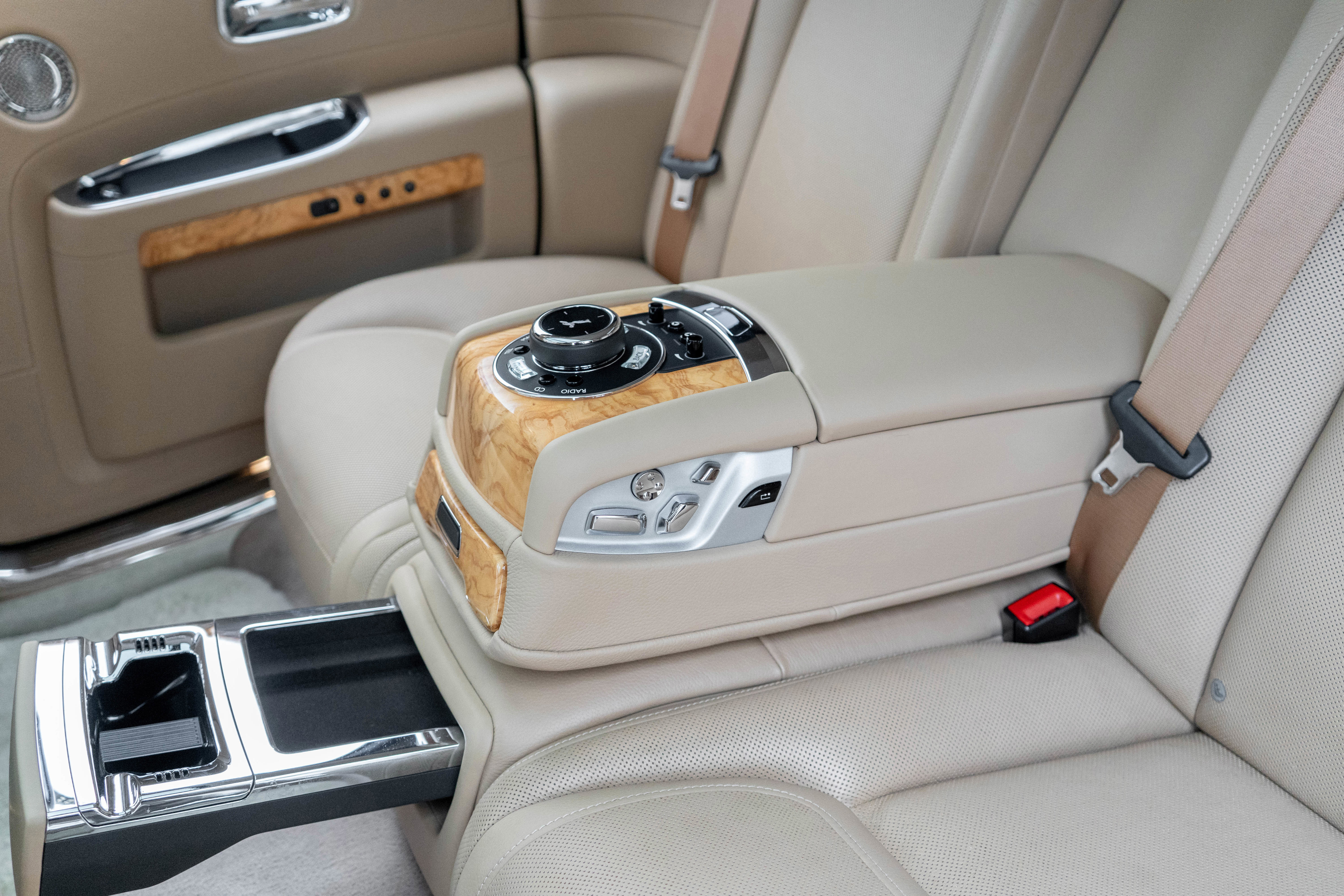 Used 2017 Rolls-Royce Ghost image 56