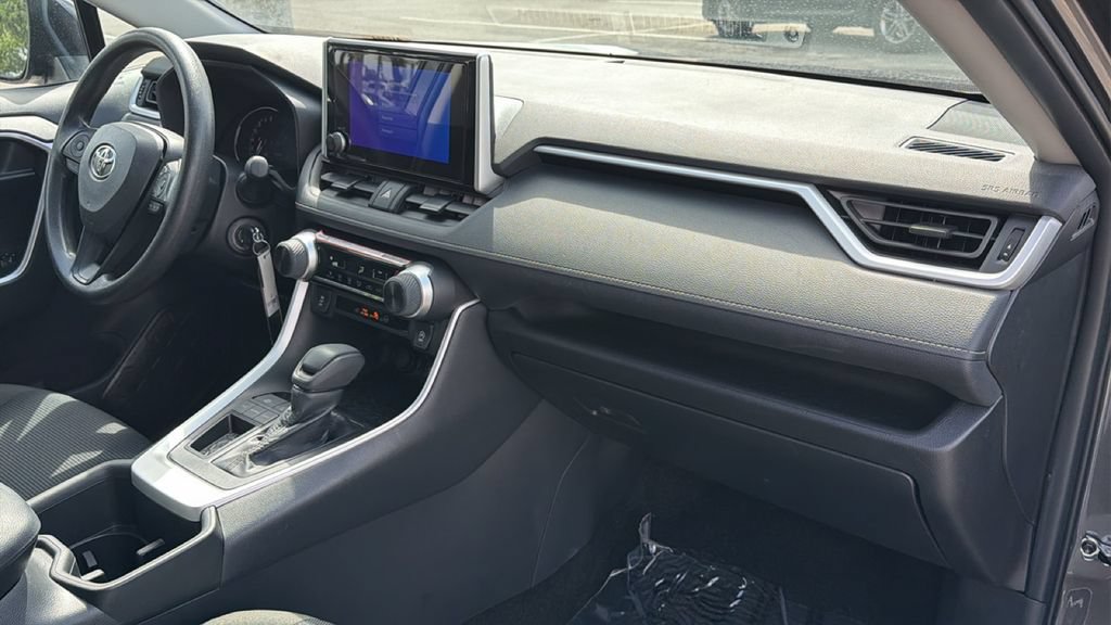 Used 2024 Toyota RAV4 LE FWD image 40