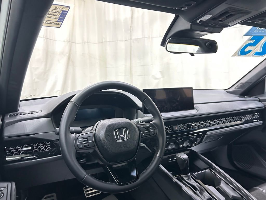 Used 2025 Honda Accord Sport image 15