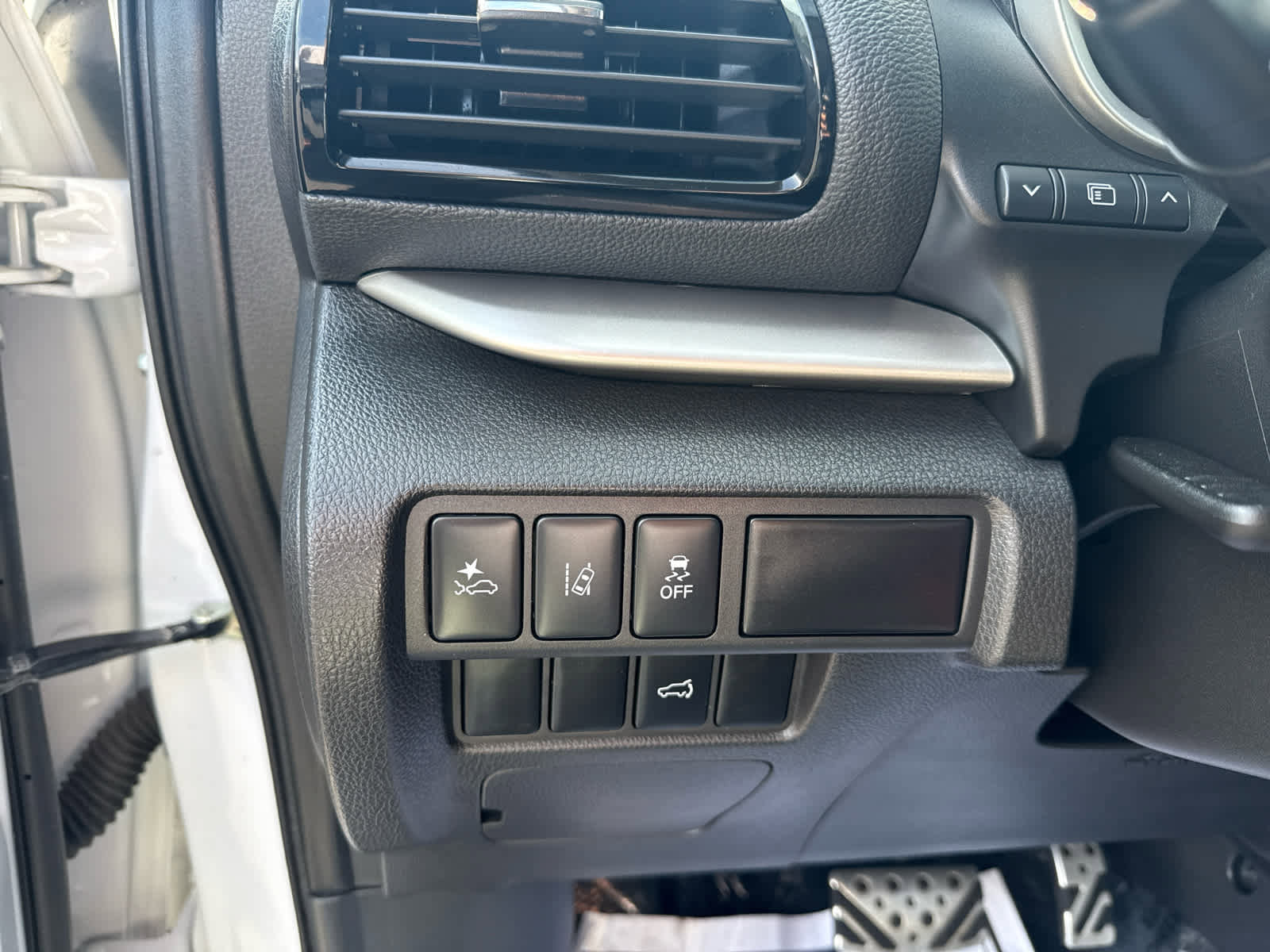 Used 2024 Mitsubishi Eclipse Cross SE image 18