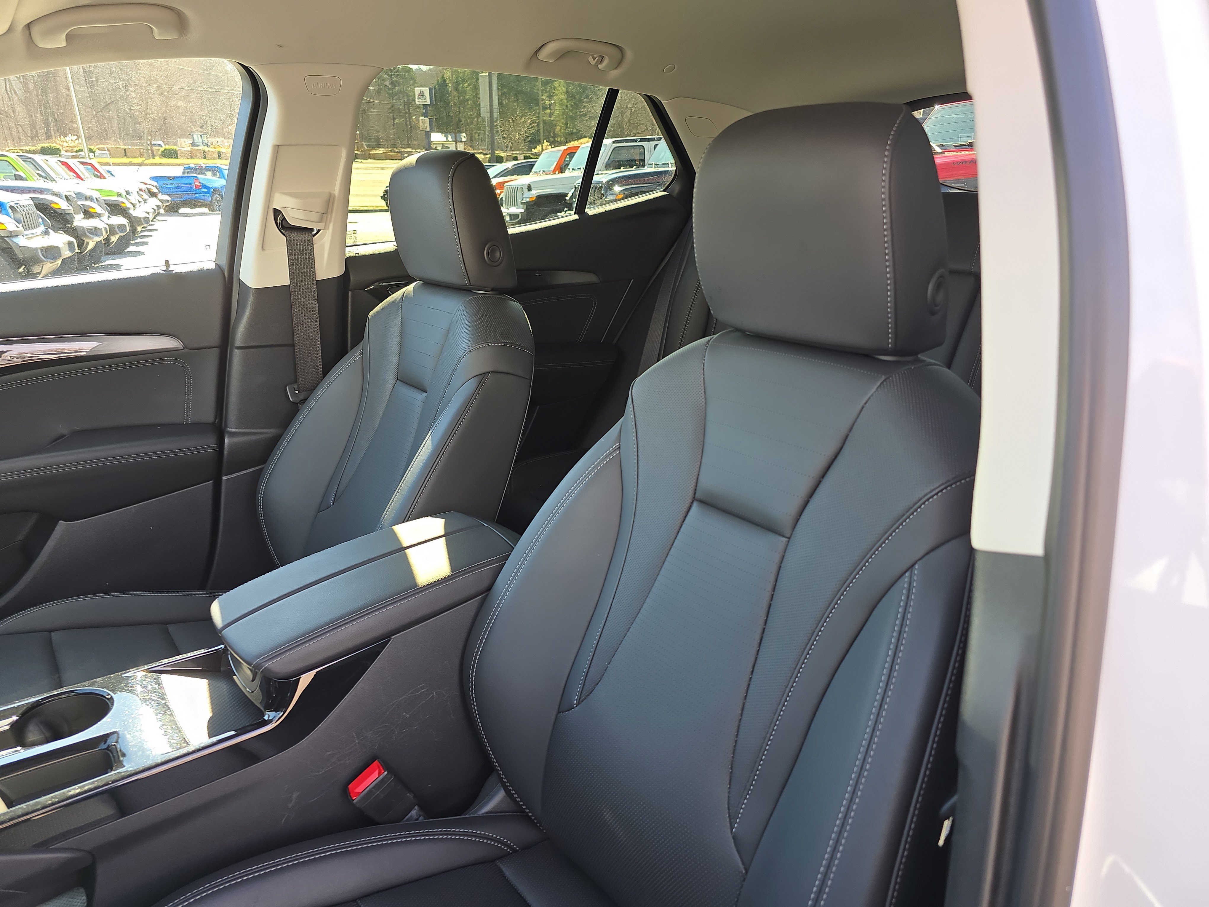 Used 2025 Buick Envision Preferred image 21